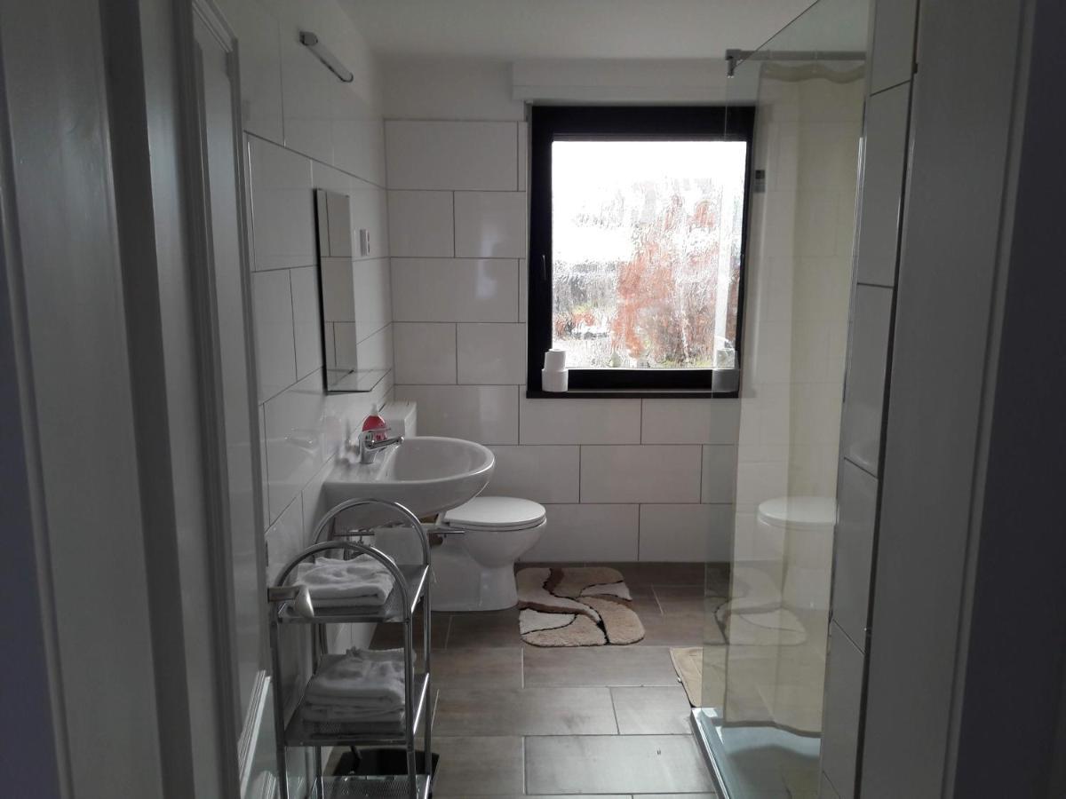 Monteurwohnungen Lerch Santos Mönchengladbach Buitenkant foto